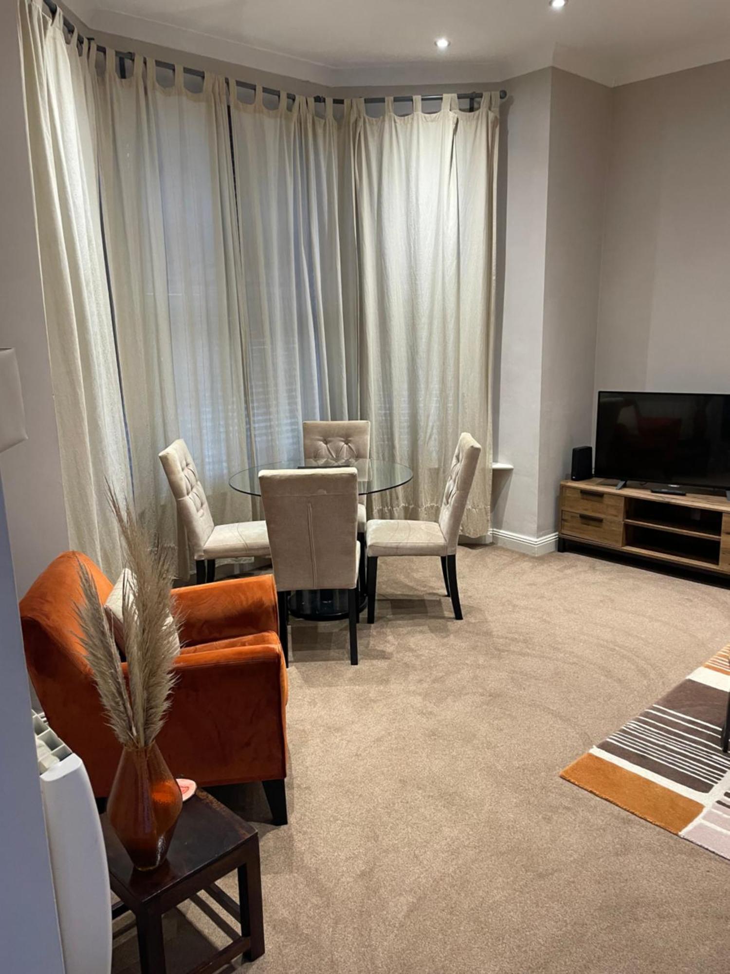 Number 10 Service Apartment - Danes Southampton Buitenkant foto