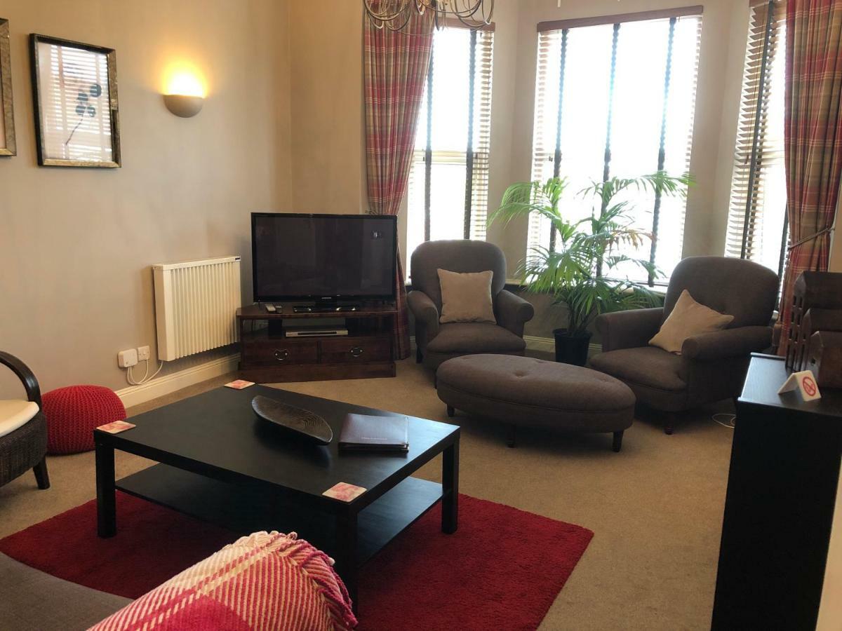 Number 10 Service Apartment - Danes Southampton Buitenkant foto